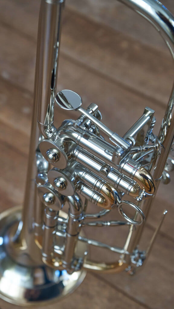 B-Trompete "Fusion" asymmetrische Bauweise mit Titan-Drehventilen und Neusilberschallstück