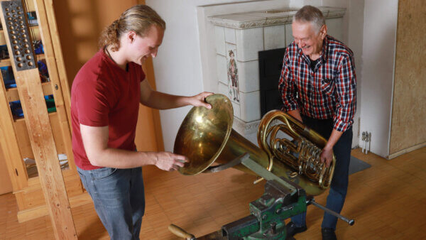 Service Ausbeulen Tuba von Johannes Dietrich und Ulrich Pfreimbtner